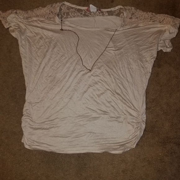 Tops - Picture 8 of 8